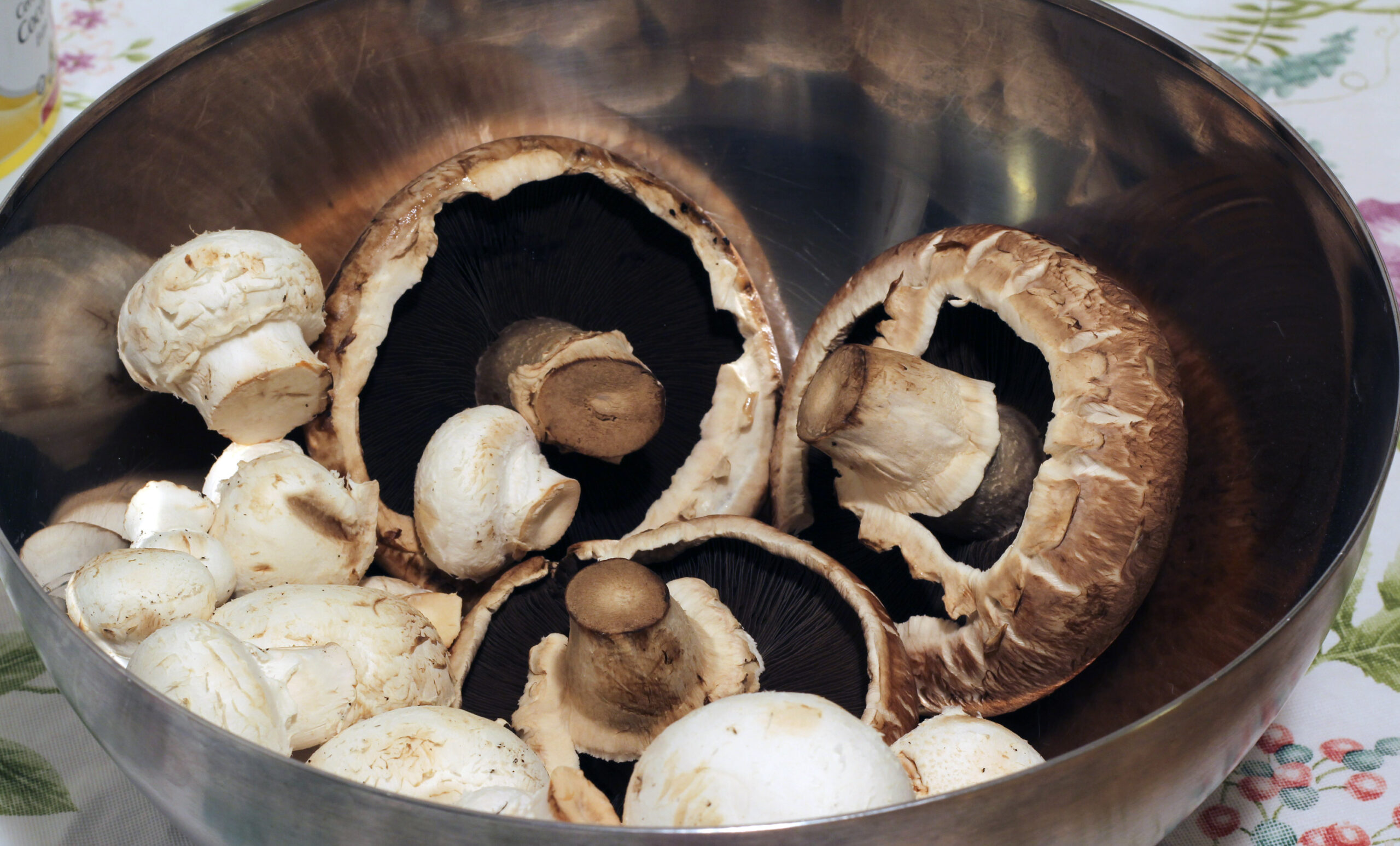 mushroom salad with pecan