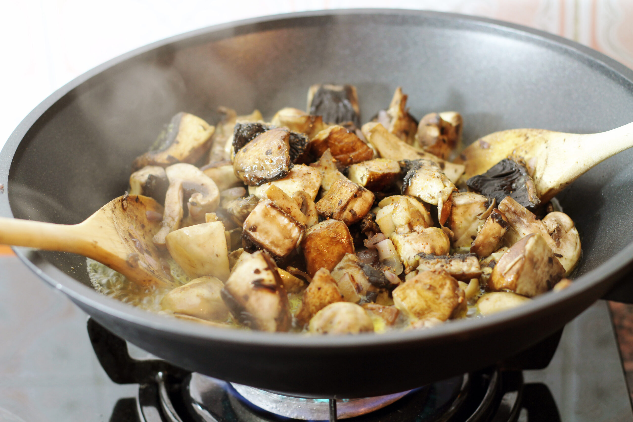 mushroom salad with pecan