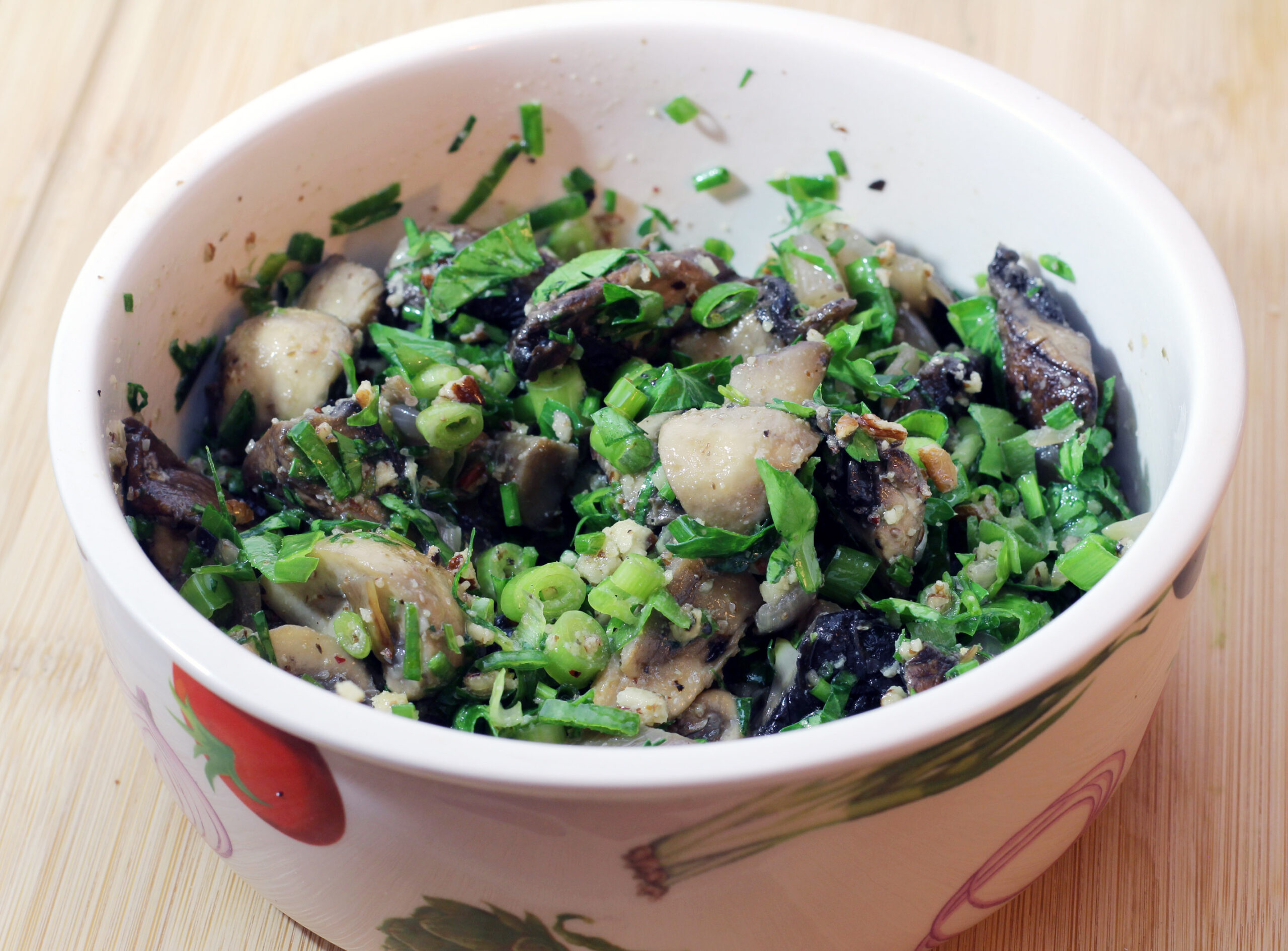 mushroom salad with pecan